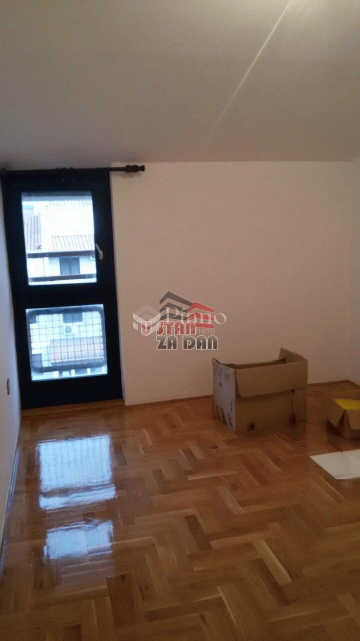 Jednosoban nenamješten stan u Momišićima